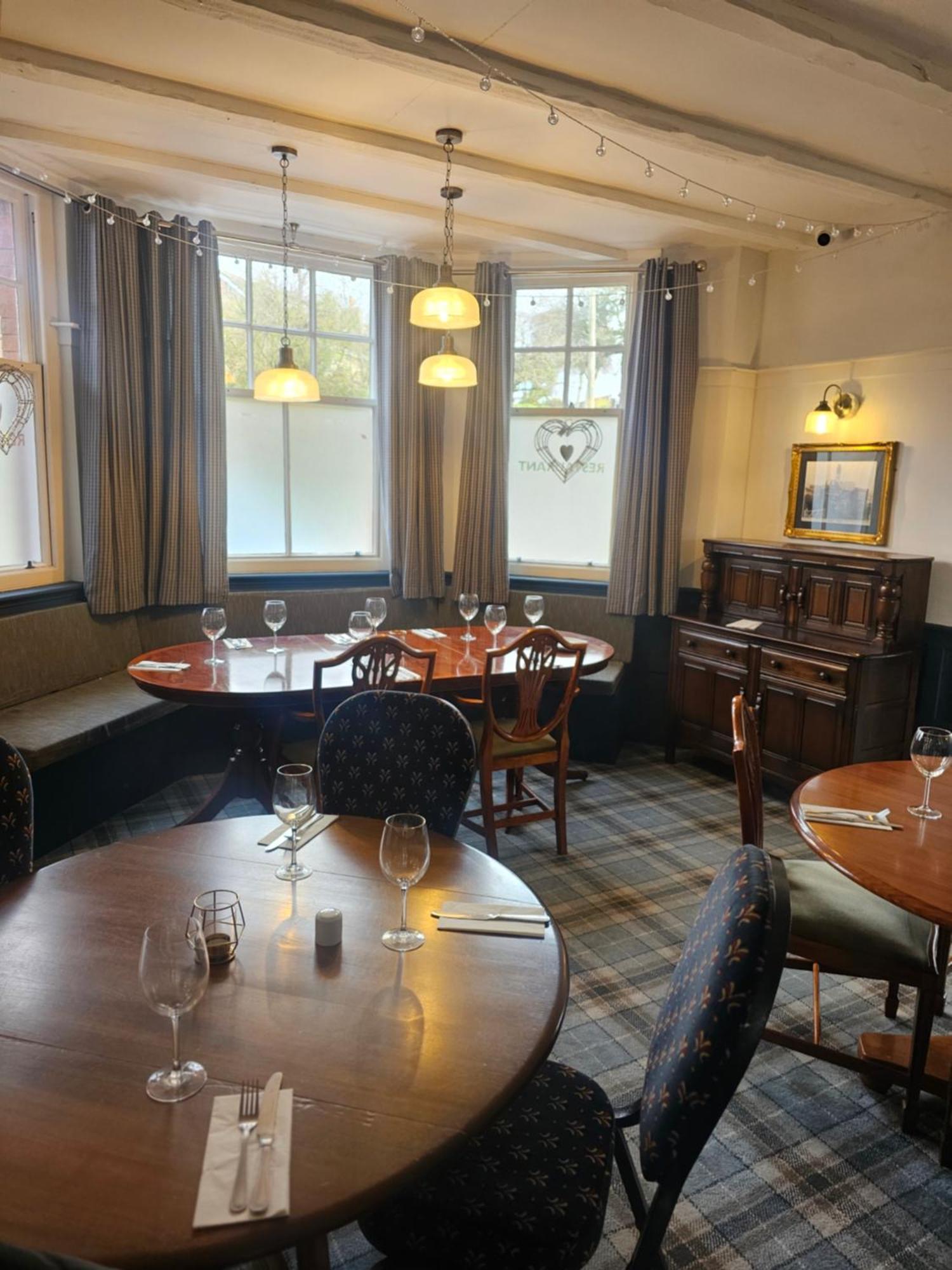 The Old Railway Hotel Porton Buitenkant foto