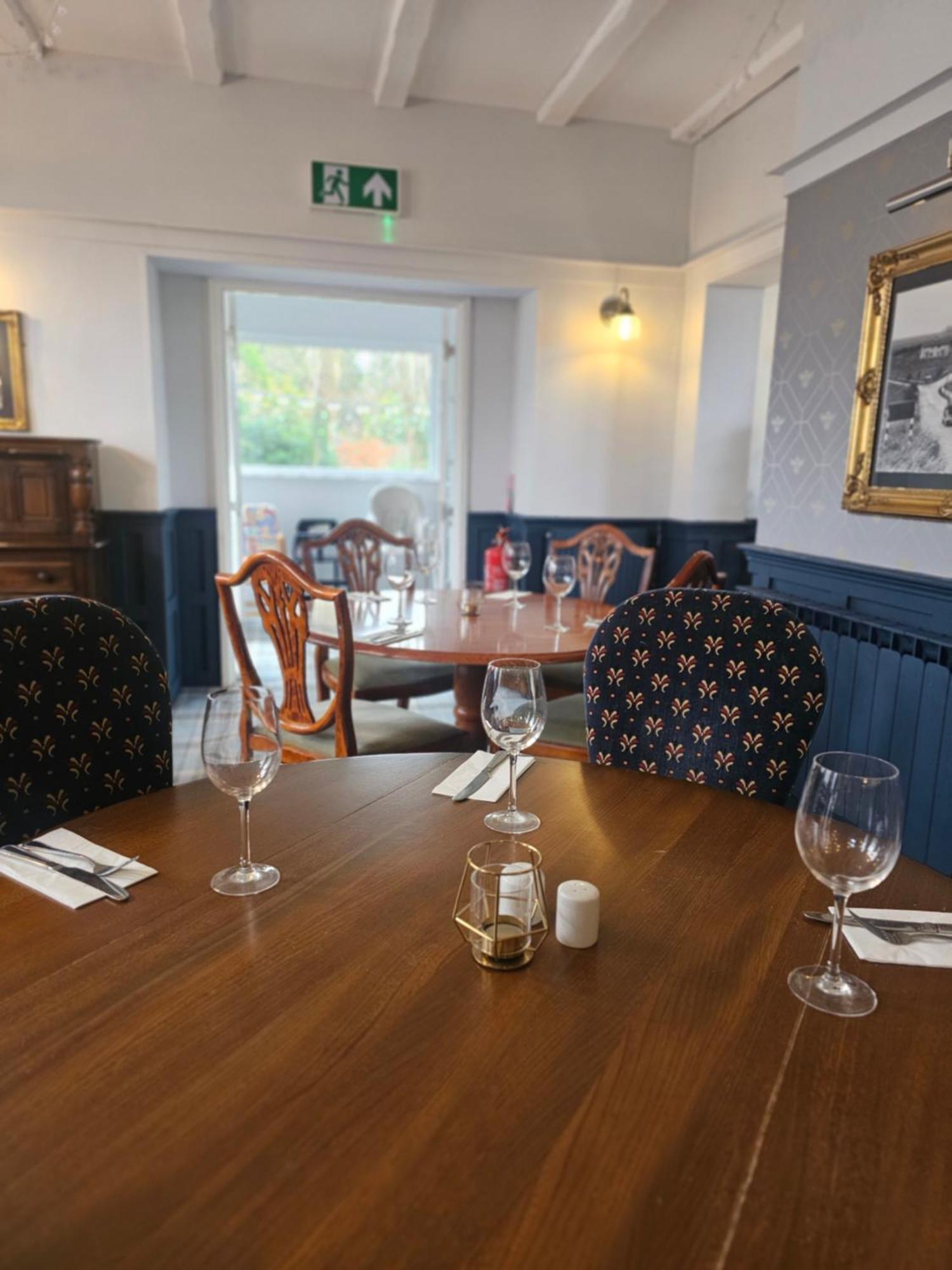 The Old Railway Hotel Porton Buitenkant foto